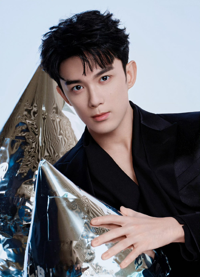 吴磊方回应网传床照谣言，称已委托律师追责