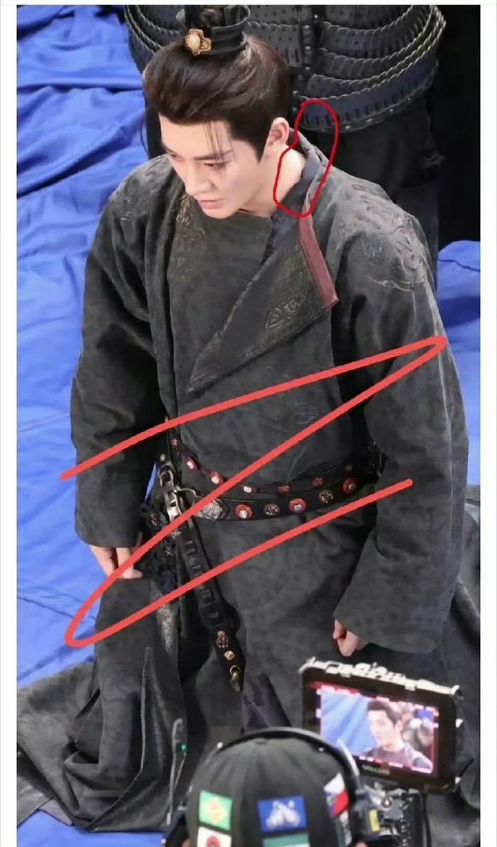邓为高温拍戏中暑，粉丝要求剧组道歉并调整服装标准
