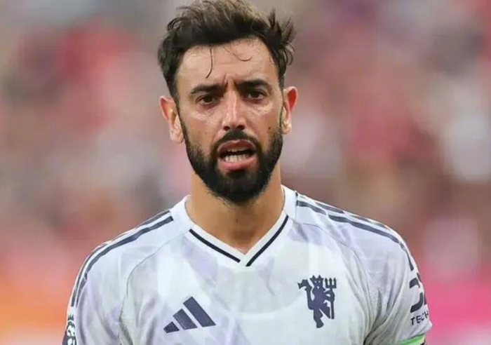 沙特坚持引援布鲁诺，球员暂未决定未来