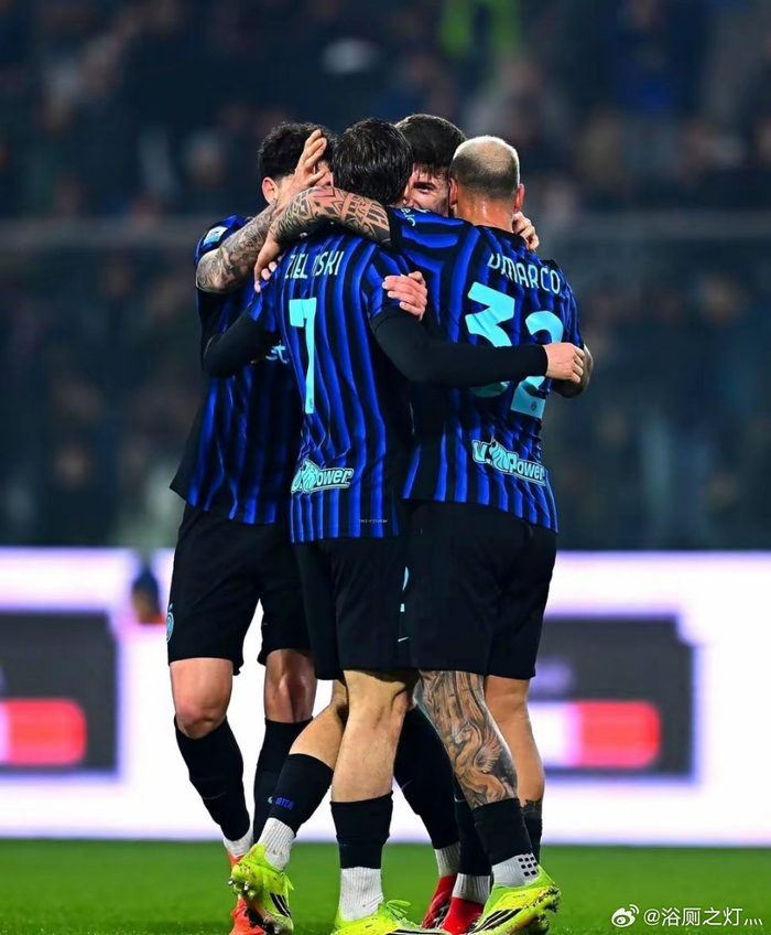 国米2比0客胜克雷莫内塞，11轮10胜1平领跑意甲