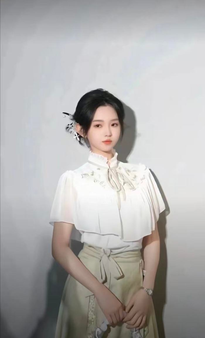 李柯以回应天选太奶评价,称成功靠运气与团队