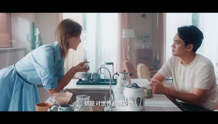 袁弘张歆艺首演夫妻短片《手心手背》上线
