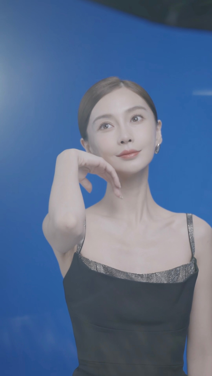 Angelababy生图状态惊艳，五官立体皮肤发光