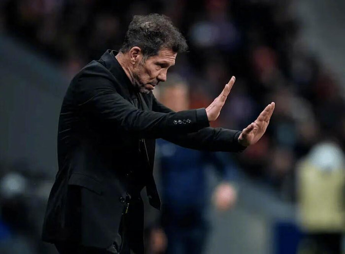 马竞1-2不敌博德闪耀无缘欧冠前八，主场球迷不满西蒙尼