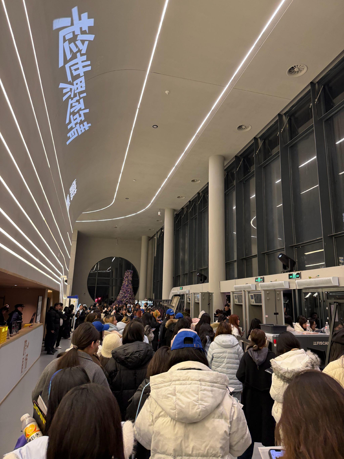 王俊凯话剧首秀北京收官,官摄及巡演计划曝光