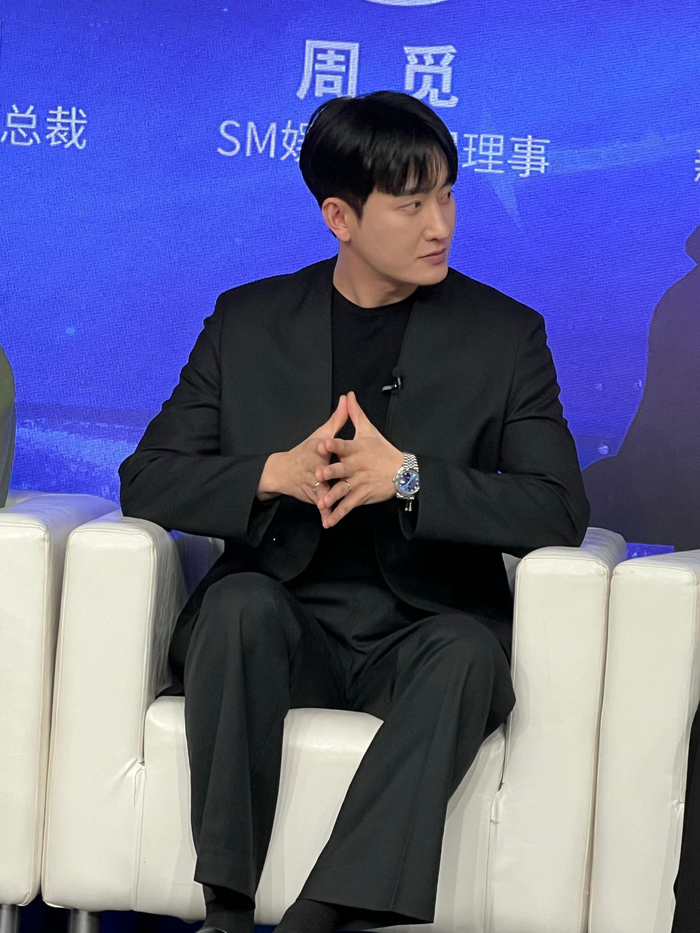 周觅称多元化与粉丝化可并存，谈SM审美风向