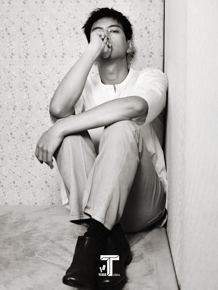 李现登Prada封面展高智感魅力