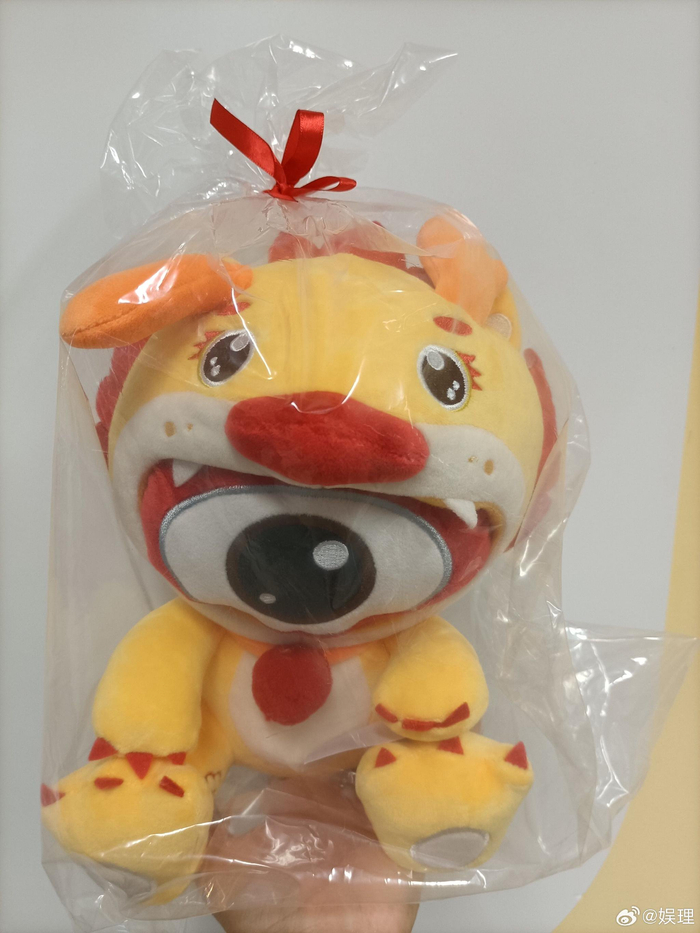 关注娱理评论赢龙浪玩偶