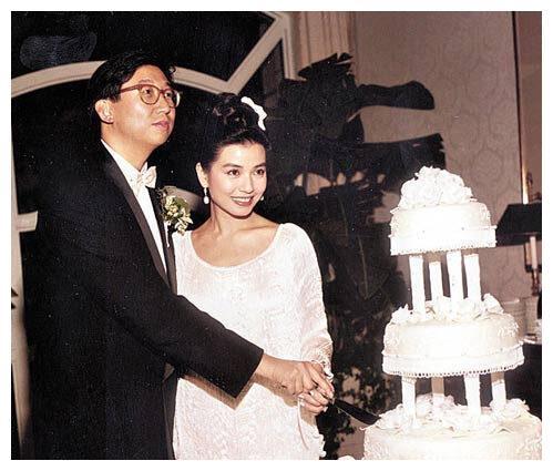 “香港玛丽莲梦露”钟楚红，为爱息影47岁却丧夫，从此终身不嫁