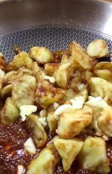 红烧茄子时总粘锅？我们这样做，保证你的红烧茄子Q弹嫩滑超下饭
