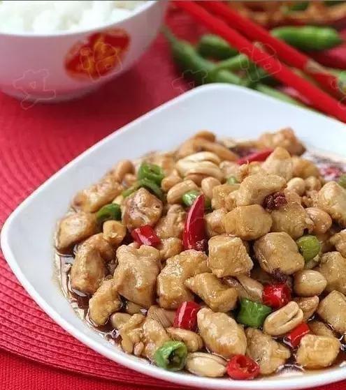 宫保鸡丁，洋葱火腿煎饼，海带烧肉的做法