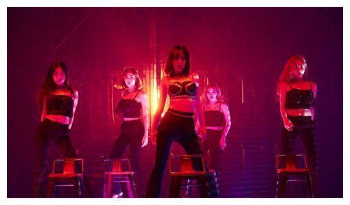 韩国人气女团，取消全球32个城市世界巡回演唱会，昨晚线上开唱