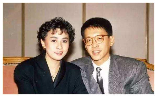 从张曼玉和王祖贤手中夺爱，却输给李嘉欣？刘嘉玲成最风光女港星