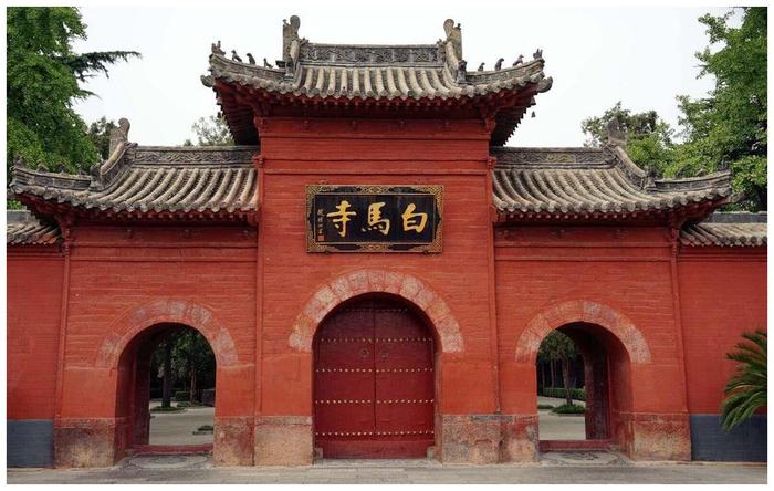 河南名气大的一座寺庙，是我国兴建的第一座官办寺院，就在洛阳