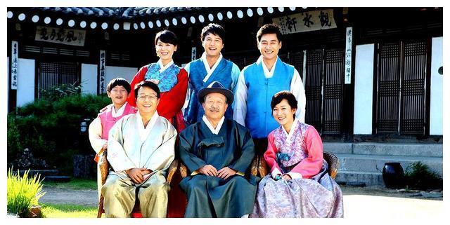 这部韩国家庭剧，虽然坎坷却温馨治愈，看了一遍又一遍！