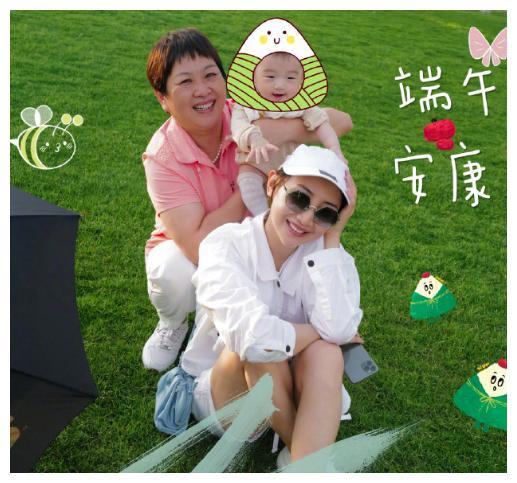 奥运冠军何雯娜一家野餐，6月大女儿呆萌可爱，幸福家庭惹人羡