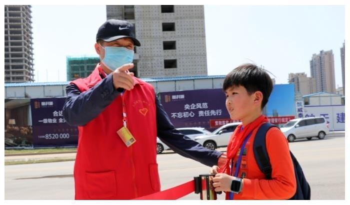 三门峡市龙湖小学开展第二季度党课活动