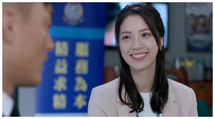 刚入行就被TVB捧当女主，她在新剧《迷网》表现如何？
