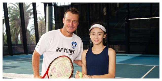12岁森碟开启职业网球之路，运动天赋不输田亮，网友：下一个李娜