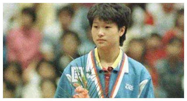 她是乒坛第一个女单冠军，却遭国家队弃用，远赴台湾，原因就一个