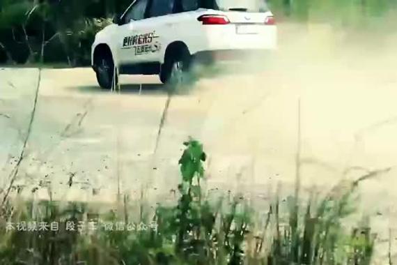 这辆能漂移的SUV，才是五菱宏光S3的正确打开方式