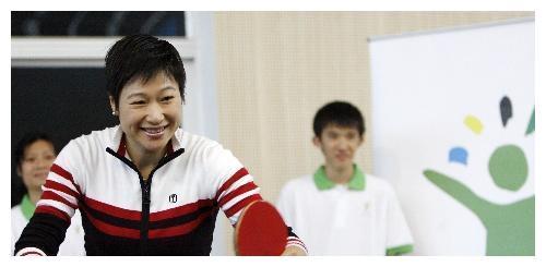 她是乒坛第一个女单冠军，却遭国家队弃用，远赴台湾，原因就一个