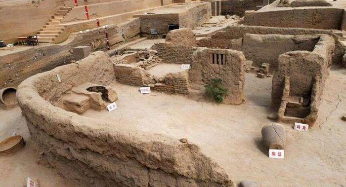 河南开封的一次考古发掘，出土了5样文物，破解了“城摞城”谜团