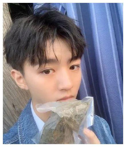 小凯如果不做爱豆，可以做这个？TFBOYS团糖快要来了？