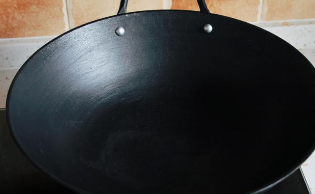 铁锅养用结合，才能越用越好用，牢记这几点，寿命长，不粘锅