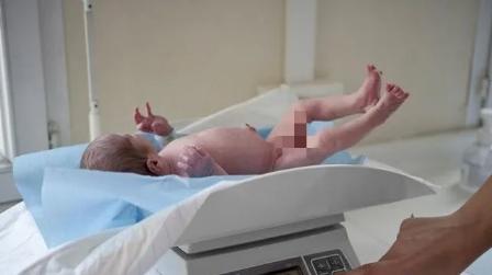 为什么婴儿刚出生要报几斤几两？