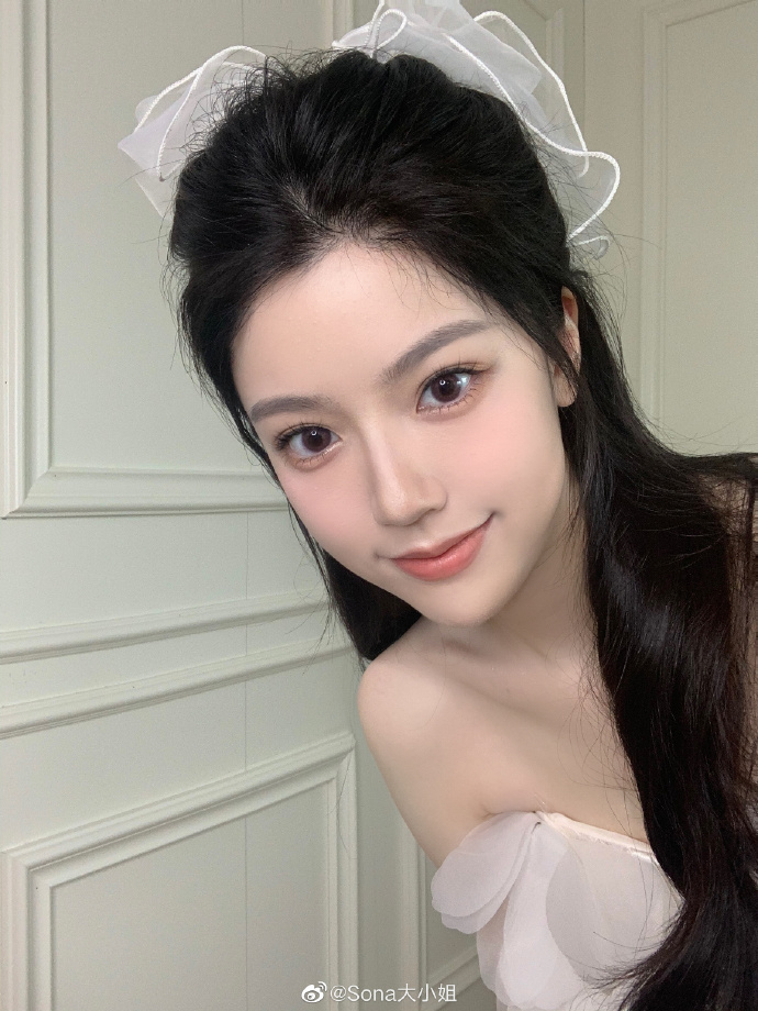 网红美女sona大小姐迷人写真欣赏，好漂亮啊