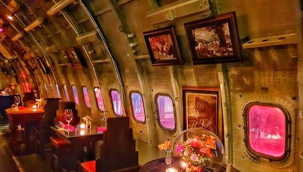 泰美了！泰国将一架飞机改造成奢华的餐厅，还有逼真的动物标本