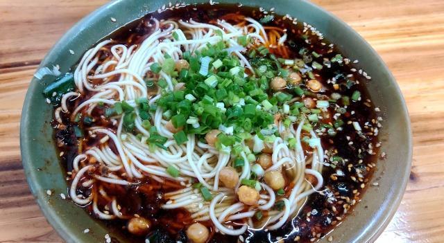 为什么很多重庆小面用酥豌豆而不用花生了呢？