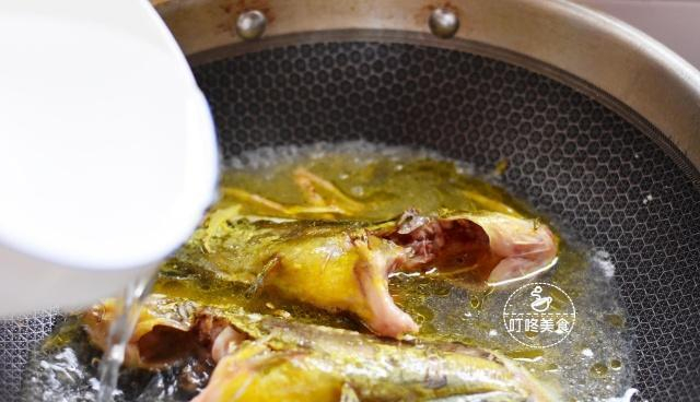 黄辣丁汤怎么做？家常版超下饭，鲜香辣而不燥，新手也能轻松上手！