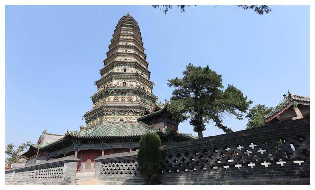 中国颜值最高千年古寺,群山环绕环境优雅,是真正的清幽僻静 中国颜值最高千年古寺,群山环绕环境优雅,是真正的清幽僻静