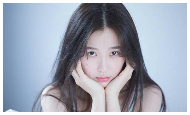 青春有你2上线 节目中虞书欣因行为举止过于做作惹争议