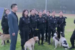 警花的小名竟跟杜飞警犬名字一样,闺蜜知道后笑惨了,表情亮了