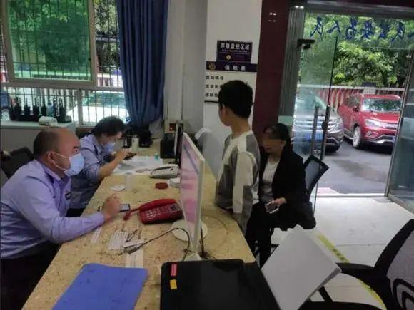 民警杨杰接警后，先仔细查看了银行流水，发现5万元是转到了某正规网络平