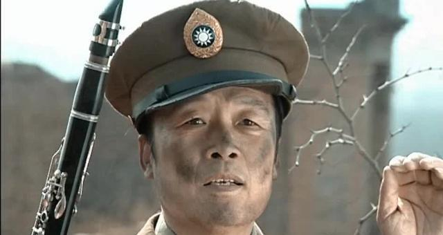亮剑：两个版本的暂七师军乐队，一个成为经典，一个成了土嗨！