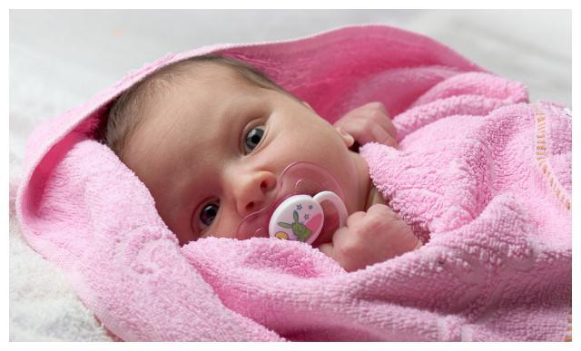 儿科医生提醒：新生儿易出现这些生理现象，爸妈别慌，孩子没生病