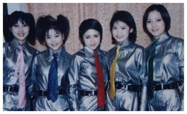 中国第一代女团不是SHE？团名太真实，5位成员颜值还都挺高
