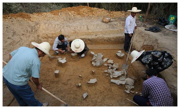 福建浦城发现先秦墓葬，出土30多座土墩墓，填补了福建地区的空白
