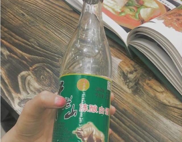 白酒越贵越好？这4款简装“良心酒”，放在货架底层，老酒鬼才懂