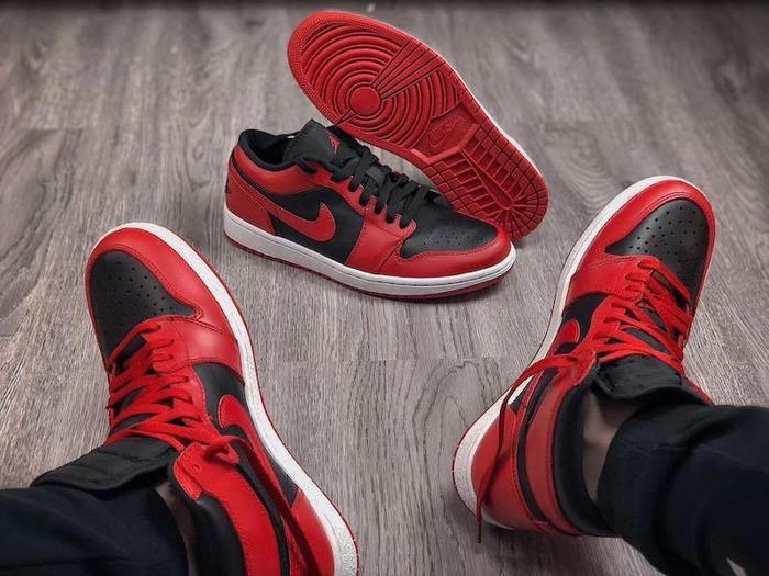 最经典黑红，Air Jordan 1 Low「Varsity Red」清晰实物曝光！