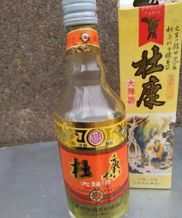 白酒越贵越好？这4款简装“良心酒”，放在货架底层，老酒鬼才懂