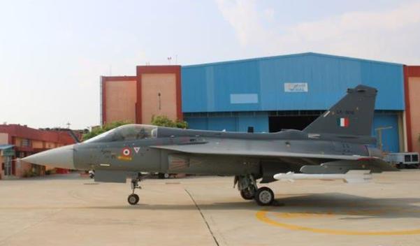 印度国产战机加快生产，已列装2个中队，零坠毁纪录何时会打破？