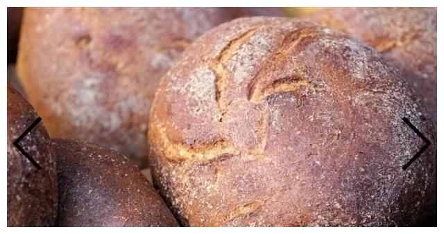 做面包时糖、油、盐、酵母、水的黄金比例，学会它做出完美的面包