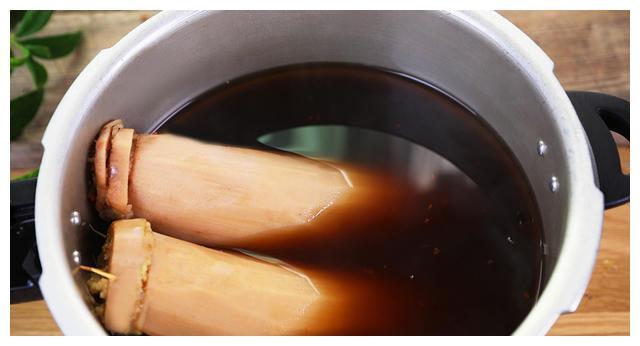 桂花糖藕的正宗做法，香甜软糯的家乡味，最值得吃的养生甜品