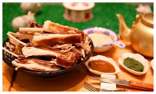 南宫令人销魂的地方名吃“鬼子肉”，腌制长达一两个月，风味独特