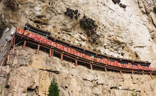 悬空寺的建筑秘密：岌岌可危十大建筑之一，依崖而建悬于半山之上